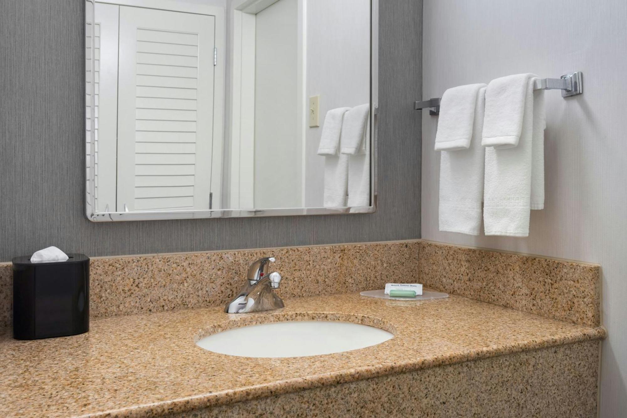 Courtyard By Marriott New Carrollton לנדובר מראה חיצוני תמונה